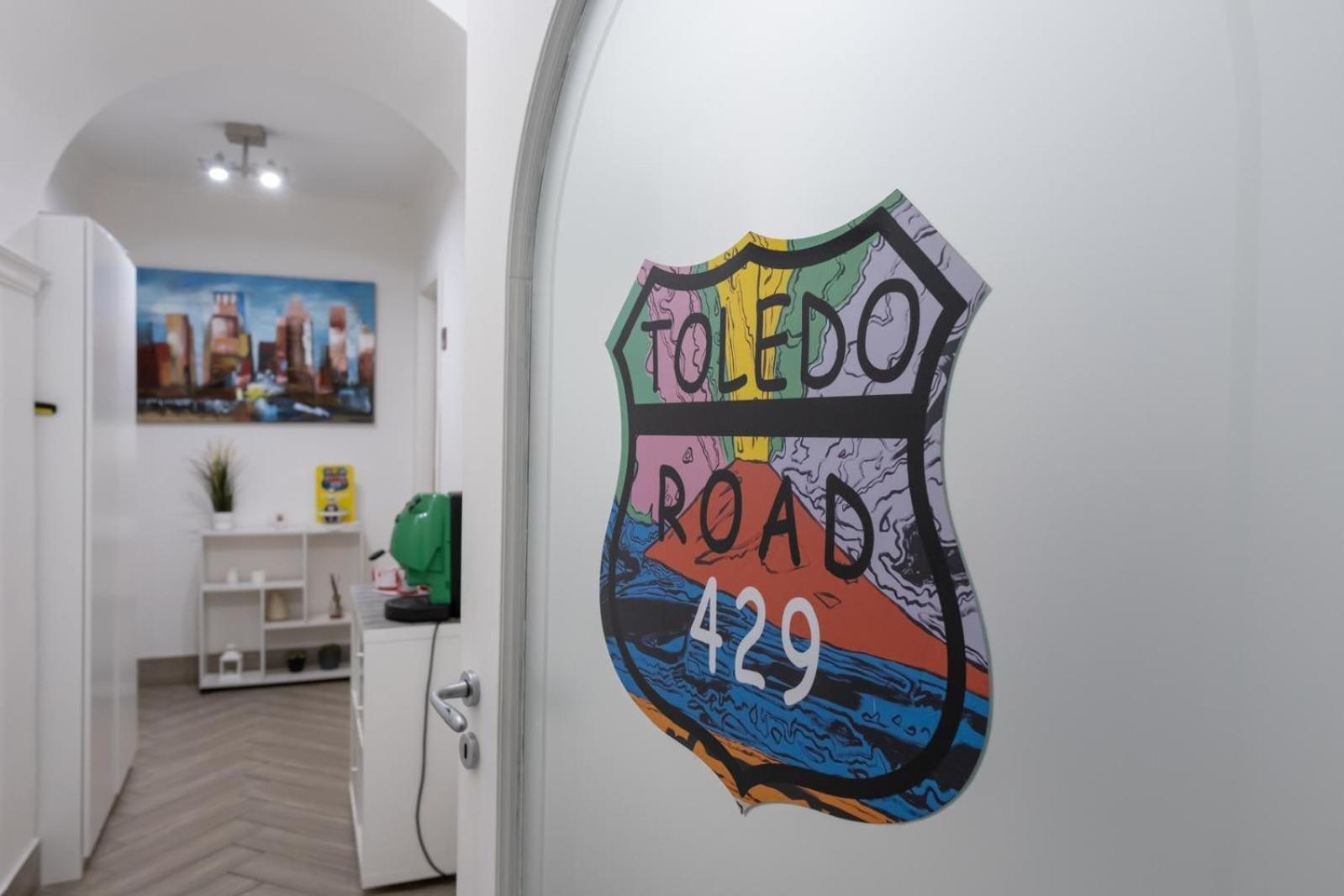 Toledo Road 429 Hotel Napels Buitenkant foto